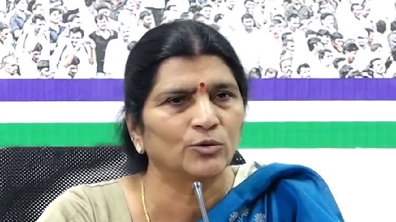 తారకరత్న ఎప్పుడో చనిపోయాడు.. ఇన్ని రోజులు చంద్రబాబే దాచిపెట్టాడు: లక్ష్మీపార్వతి